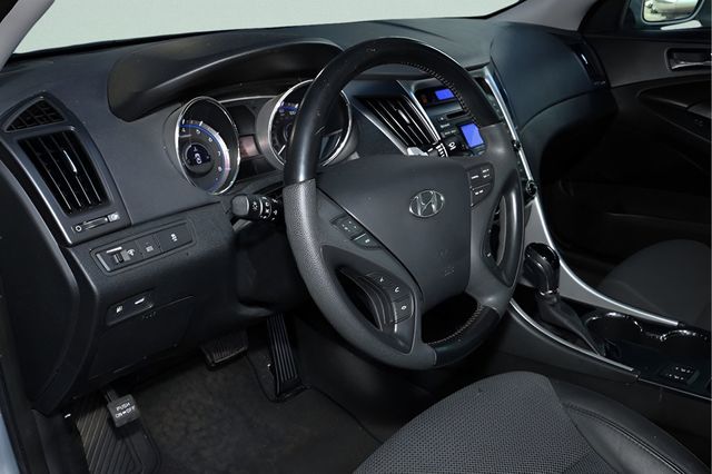 2013 HYUNDAI SONATA 4dr Sedan 2.0T Automatic SE - 22983683 - 17