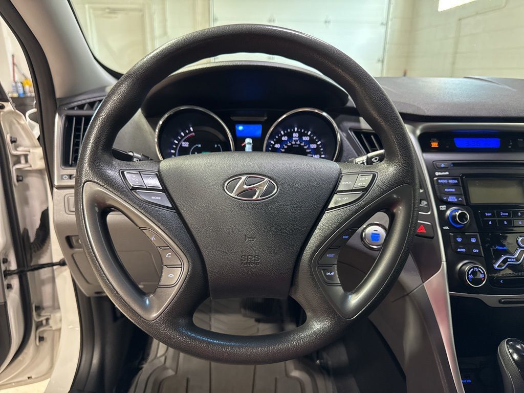 2013 Hyundai Sonata Hybrid 4dr Sedan - 23033345 - 9