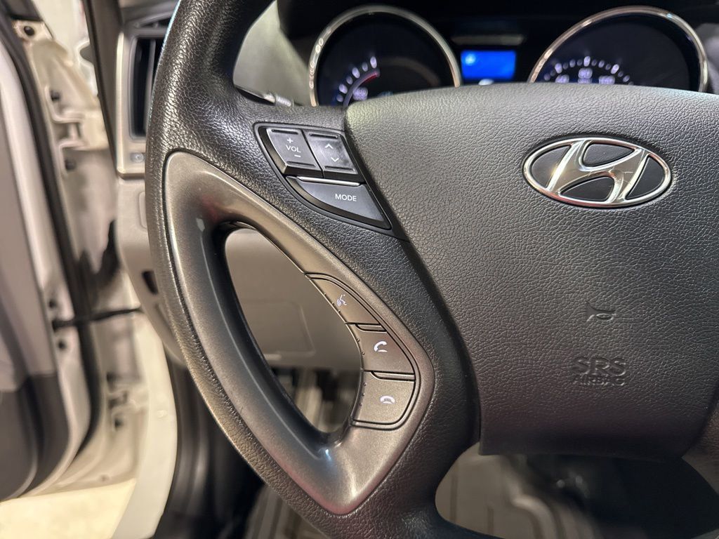 2013 Hyundai Sonata Hybrid 4dr Sedan - 23033345 - 11
