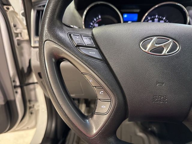 2013 Hyundai Sonata Hybrid 4dr Sedan - 23033345 - 11