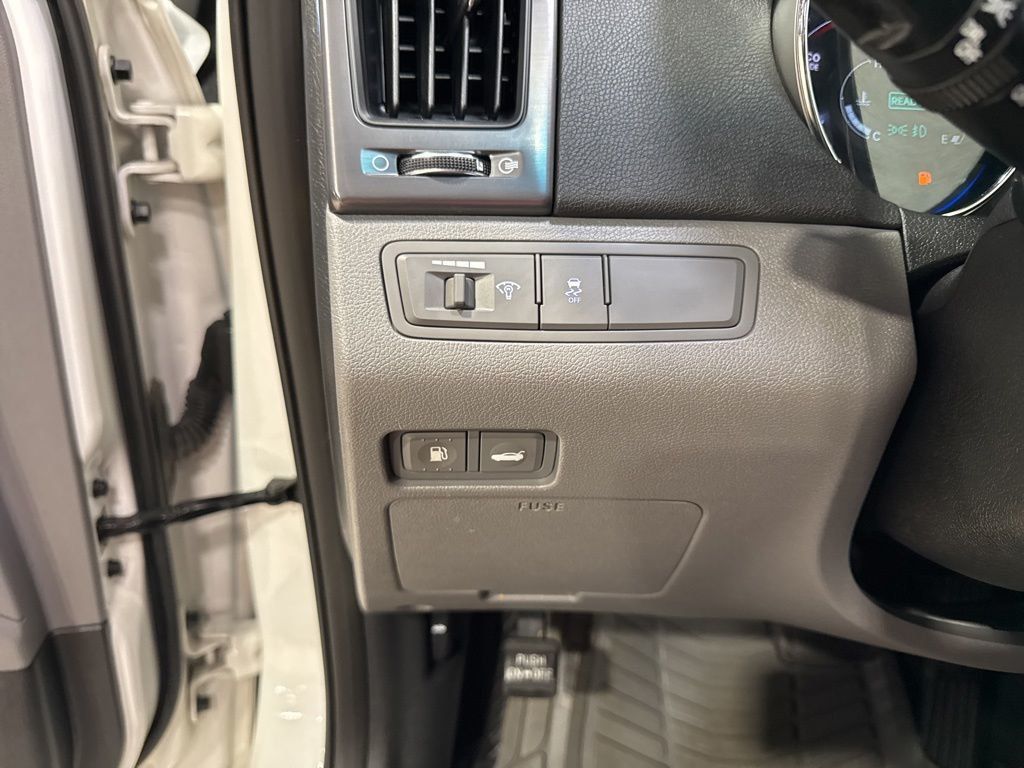 2013 Hyundai Sonata Hybrid 4dr Sedan - 23033345 - 12