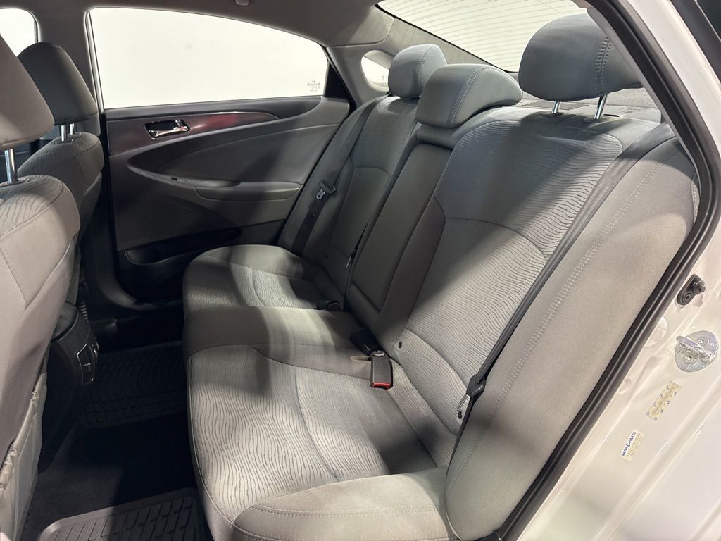 2013 Hyundai Sonata Hybrid 4dr Sedan - 23033345 - 24