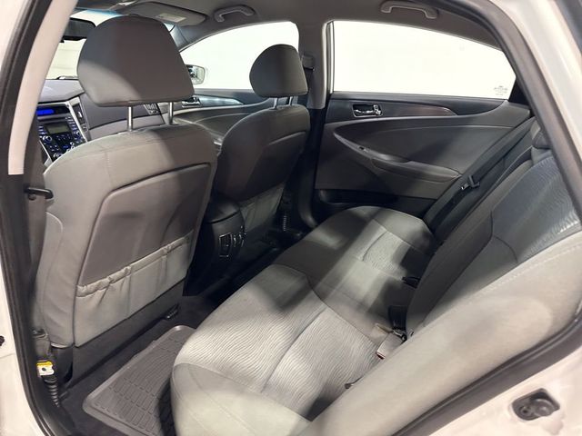 2013 Hyundai Sonata Hybrid 4dr Sedan - 23033345 - 25