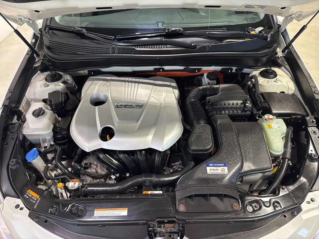2013 Hyundai Sonata Hybrid 4dr Sedan - 23033345 - 36