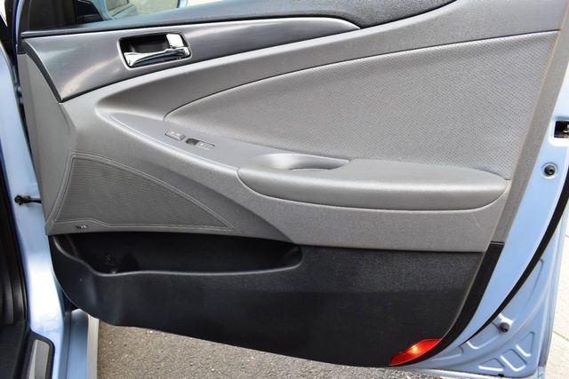 2013 Hyundai Sonata Hybrid 4dr Sedan Limited w/Panoramic Sunroof Pkg - 21970514 - 45