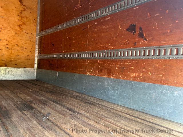 2013 International 4300 JUST 38k MILES! NON CDL BOX TRUCK! LIFT GATE! SUPER NICE UNIT! - 22779995 - 9