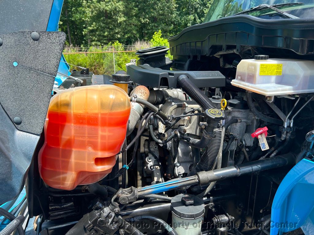 2013 International 4300 JUST 38k MILES! NON CDL BOX TRUCK! LIFT GATE! SUPER NICE UNIT! - 22779995 - 19