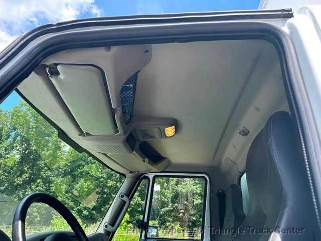 2013 International 4300 JUST 38k MILES! NON CDL BOX TRUCK! LIFT GATE! SUPER NICE UNIT! - 22779995 - 23