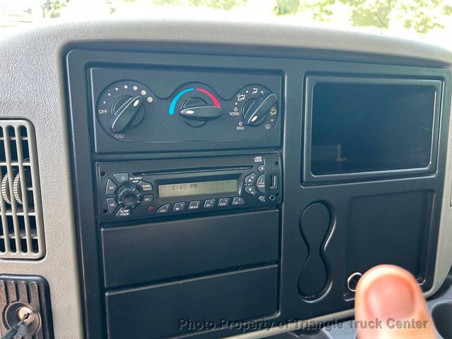 2013 International 4300 JUST 38k MILES! NON CDL BOX TRUCK! LIFT GATE! SUPER NICE UNIT! - 22779995 - 32