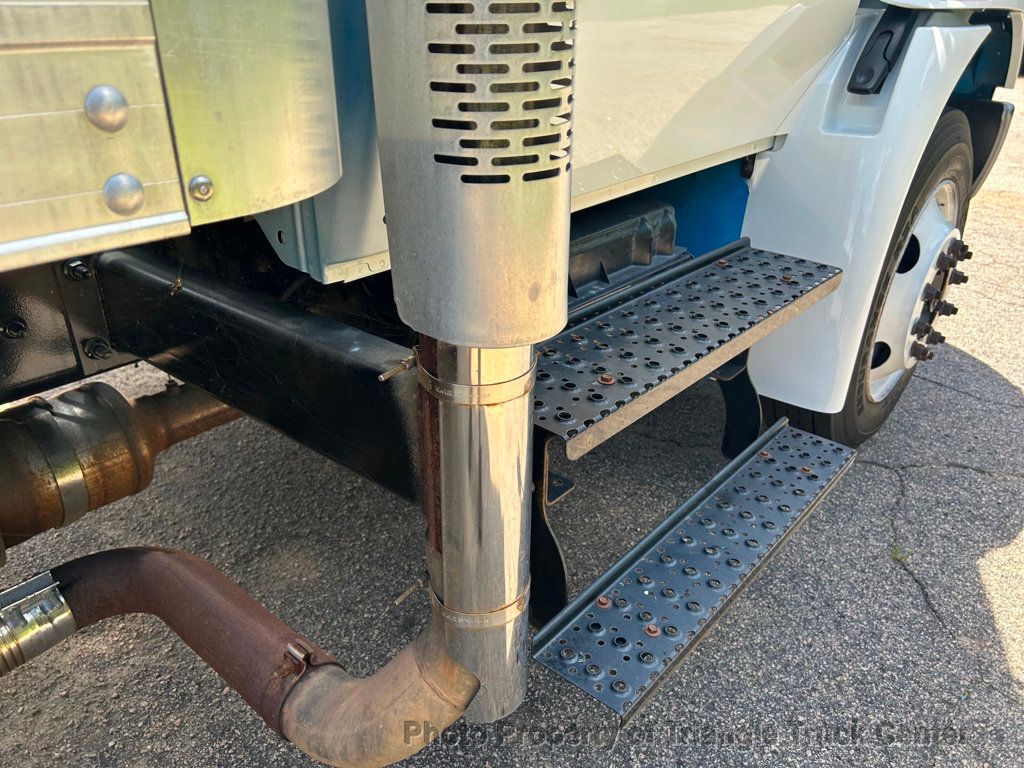 2013 International 4300 JUST 38k MILES! NON CDL BOX TRUCK! LIFT GATE! SUPER NICE UNIT! - 22779995 - 49