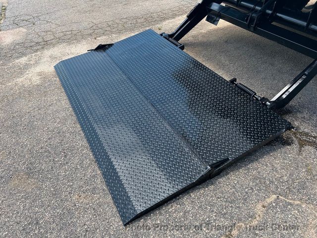 2013 International 4300 JUST 38k MILES! NON CDL BOX TRUCK! LIFT GATE! SUPER NICE UNIT! - 22779995 - 65