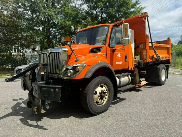 2013 International 7400 DUMP TRUCK WITH PLOW MOUNT AND SALT SPREADER READY TO WORK FINANCING AVAILABLE - 22897348 - 0