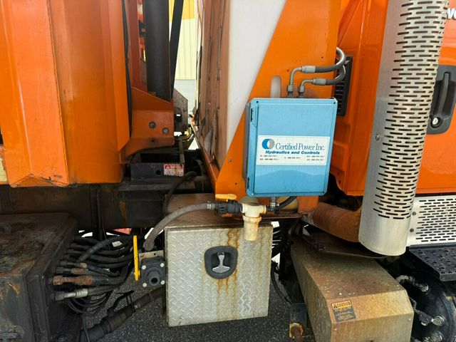 2013 International 7400 DUMP TRUCK WITH PLOW MOUNT AND SALT SPREADER READY TO WORK FINANCING AVAILABLE - 22897348 - 13