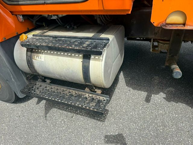 2013 International 7400 DUMP TRUCK WITH PLOW MOUNT AND SALT SPREADER READY TO WORK FINANCING AVAILABLE - 22897348 - 16