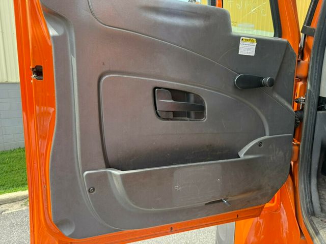 2013 International 7400 DUMP TRUCK WITH PLOW MOUNT AND SALT SPREADER READY TO WORK FINANCING AVAILABLE - 22897348 - 17