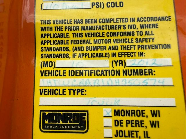 2013 International 7400 DUMP TRUCK WITH PLOW MOUNT AND SALT SPREADER READY TO WORK FINANCING AVAILABLE - 22897348 - 19