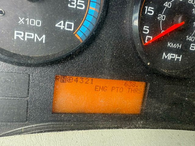 2013 International 7400 DUMP TRUCK WITH PLOW MOUNT AND SALT SPREADER READY TO WORK FINANCING AVAILABLE - 22897348 - 25