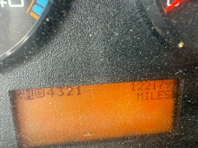 2013 International 7400 DUMP TRUCK WITH PLOW MOUNT AND SALT SPREADER READY TO WORK FINANCING AVAILABLE - 22897348 - 28