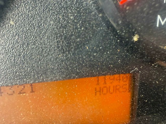 2013 International 7400 DUMP TRUCK WITH PLOW MOUNT AND SALT SPREADER READY TO WORK FINANCING AVAILABLE - 22897348 - 29