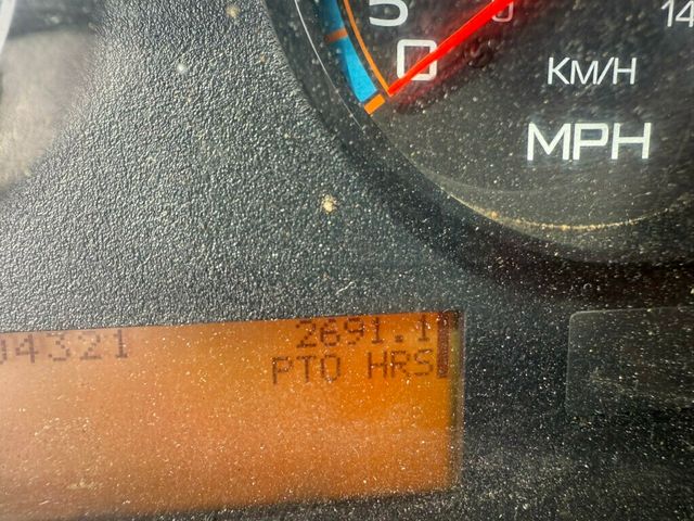 2013 International 7400 DUMP TRUCK WITH PLOW MOUNT AND SALT SPREADER READY TO WORK FINANCING AVAILABLE - 22897348 - 31