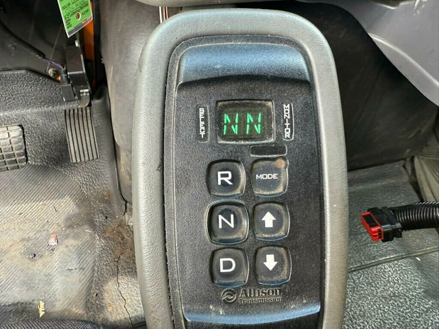 2013 International 7400 DUMP TRUCK WITH PLOW MOUNT AND SALT SPREADER READY TO WORK FINANCING AVAILABLE - 22897348 - 36