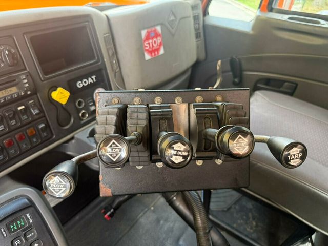 2013 International 7400 DUMP TRUCK WITH PLOW MOUNT AND SALT SPREADER READY TO WORK FINANCING AVAILABLE - 22897348 - 37