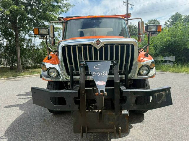 2013 International 7400 DUMP TRUCK WITH PLOW MOUNT AND SALT SPREADER READY TO WORK FINANCING AVAILABLE - 22897348 - 7