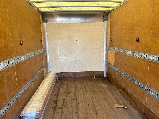 2013 Isuzu NRR 16 FOOT BOX TRUCK WITH POWER LIFTGATE VERY LOW MILES - 22636184 - 23