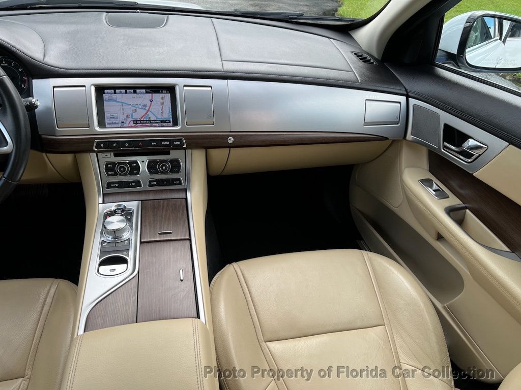 2013 Jaguar XF 2.0T photo 12