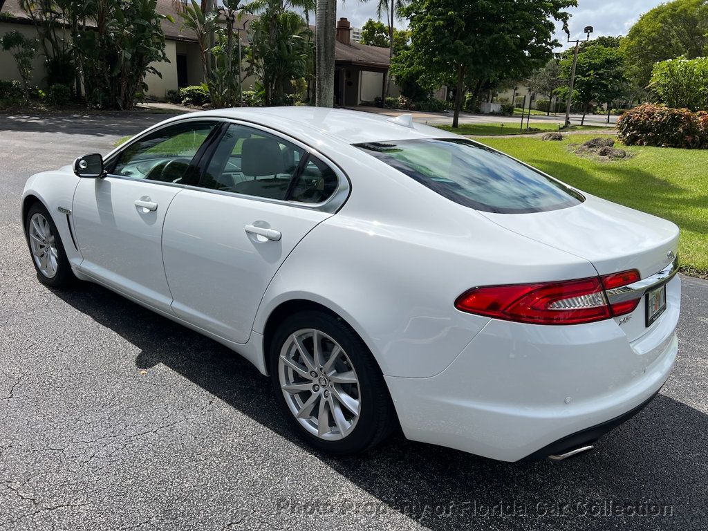 2013 Jaguar XF 2.0T photo 3