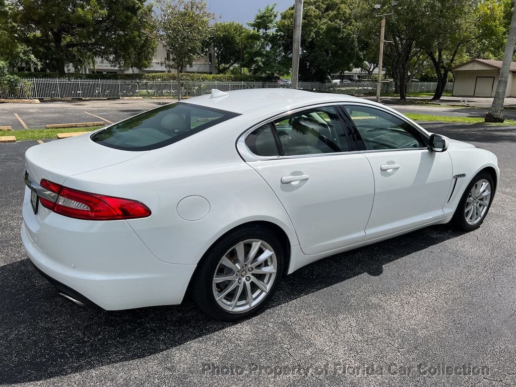 2013 Jaguar XF 2.0T photo 4