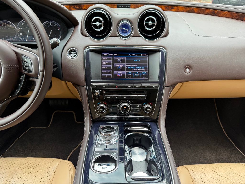 2013 Jaguar XJ photo 10