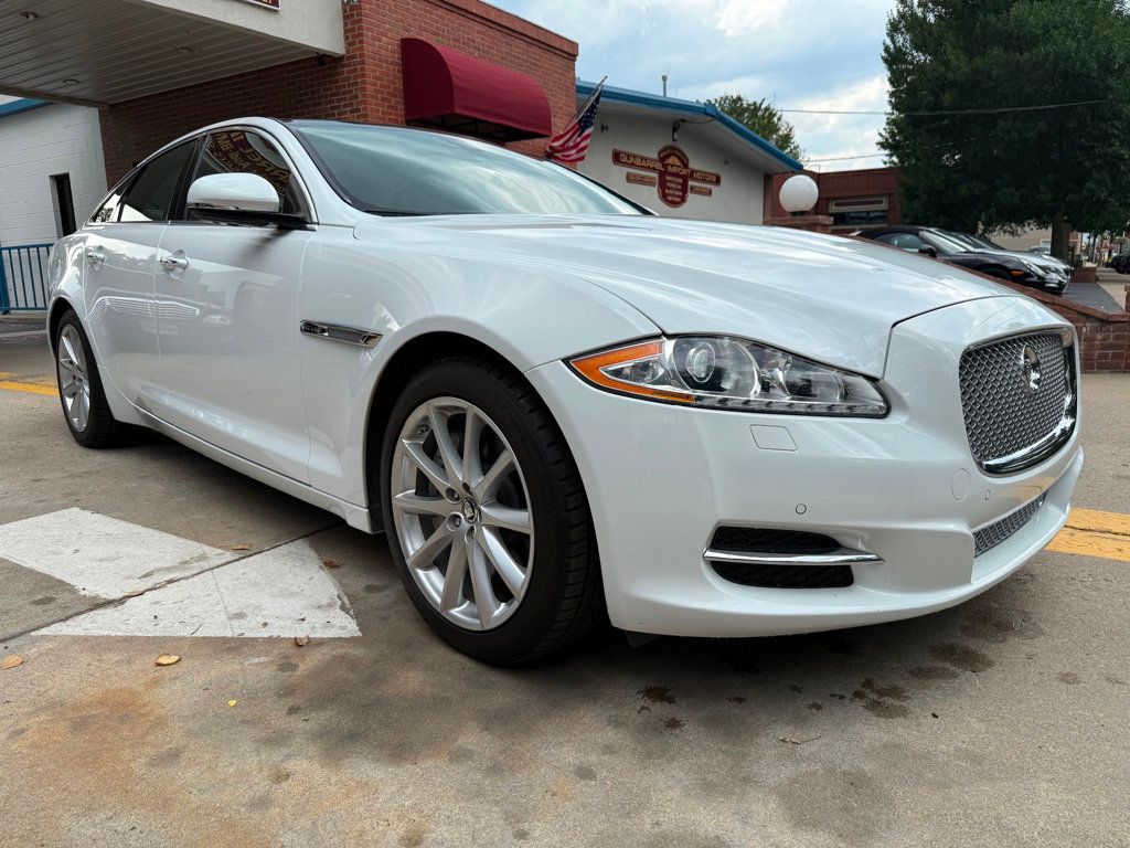2013 Jaguar XJ photo 3