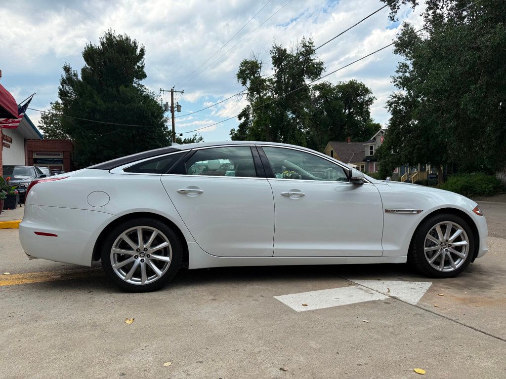 2013 Jaguar XJ photo 4