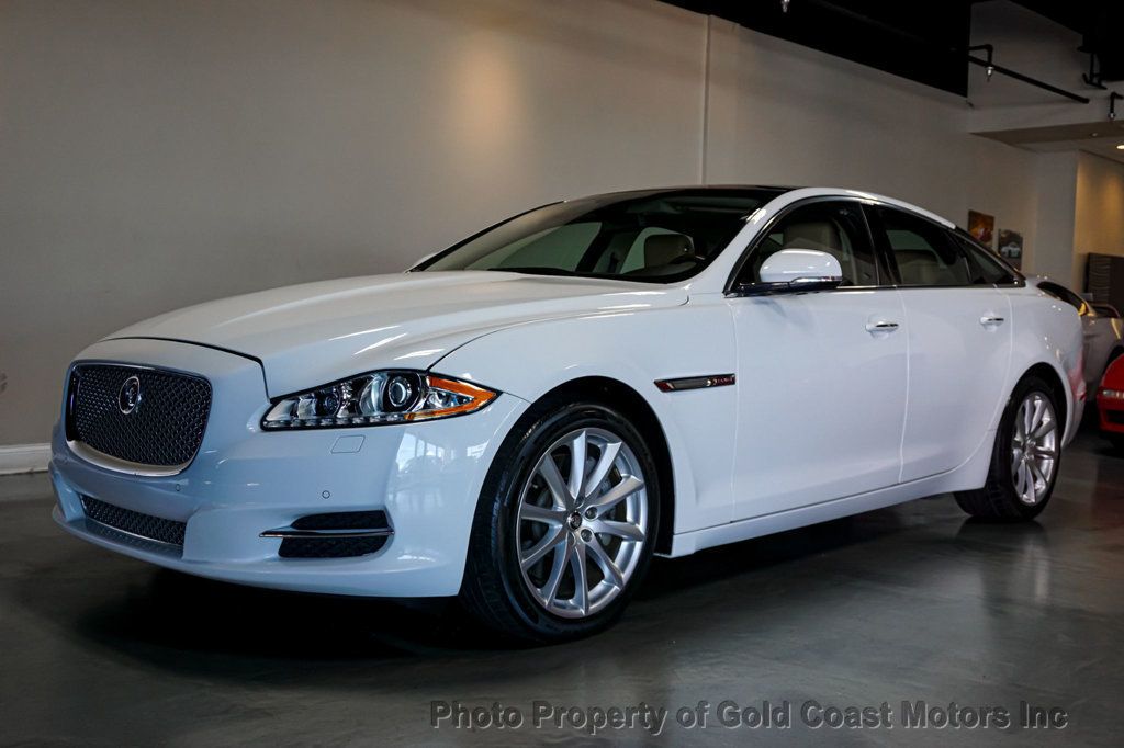 2013 Jaguar XJ *Super Low Mile* *AWD* *Pano-Roof* - 22439114 - 2