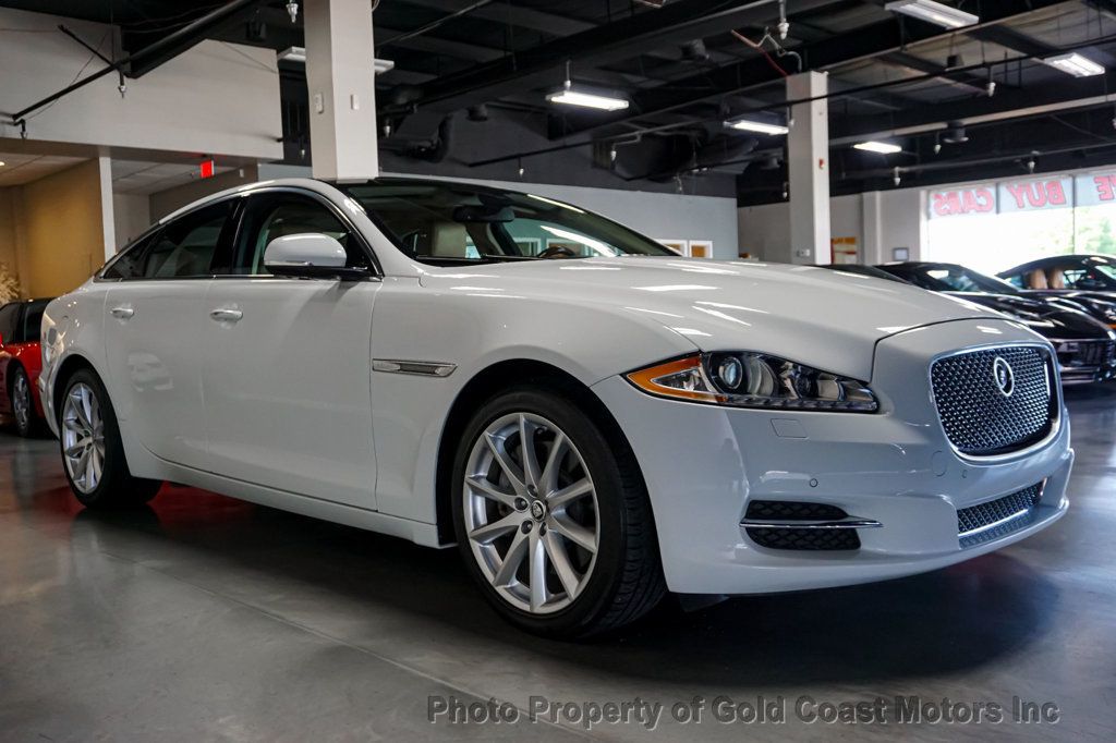 2013 Jaguar XJ *Super Low Mile* *AWD* *Pano-Roof* - 22439114 - 3