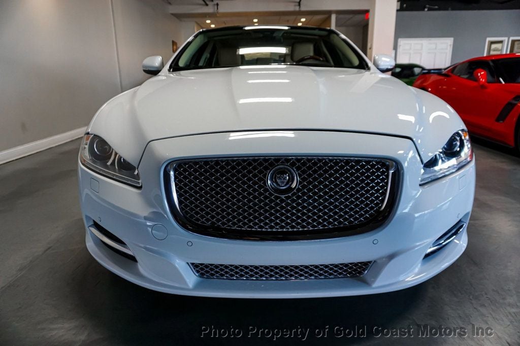 2013 Jaguar XJ *Super Low Mile* *AWD* *Pano-Roof* - 22439114 - 44