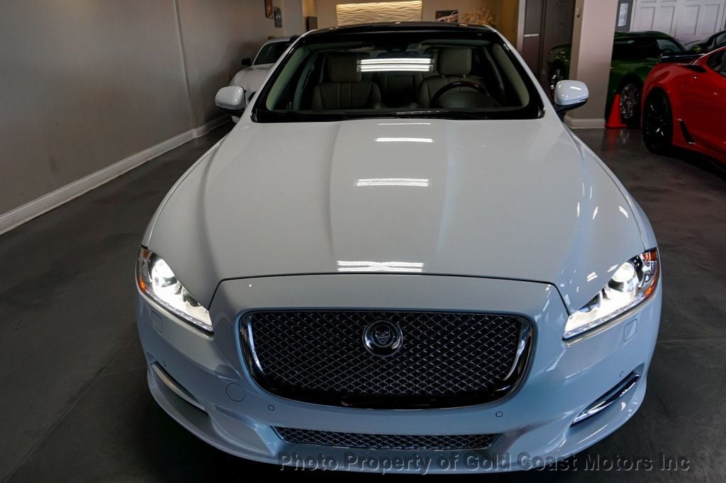 2013 Jaguar XJ *Super Low Mile* *AWD* *Pano-Roof* - 22439114 - 48