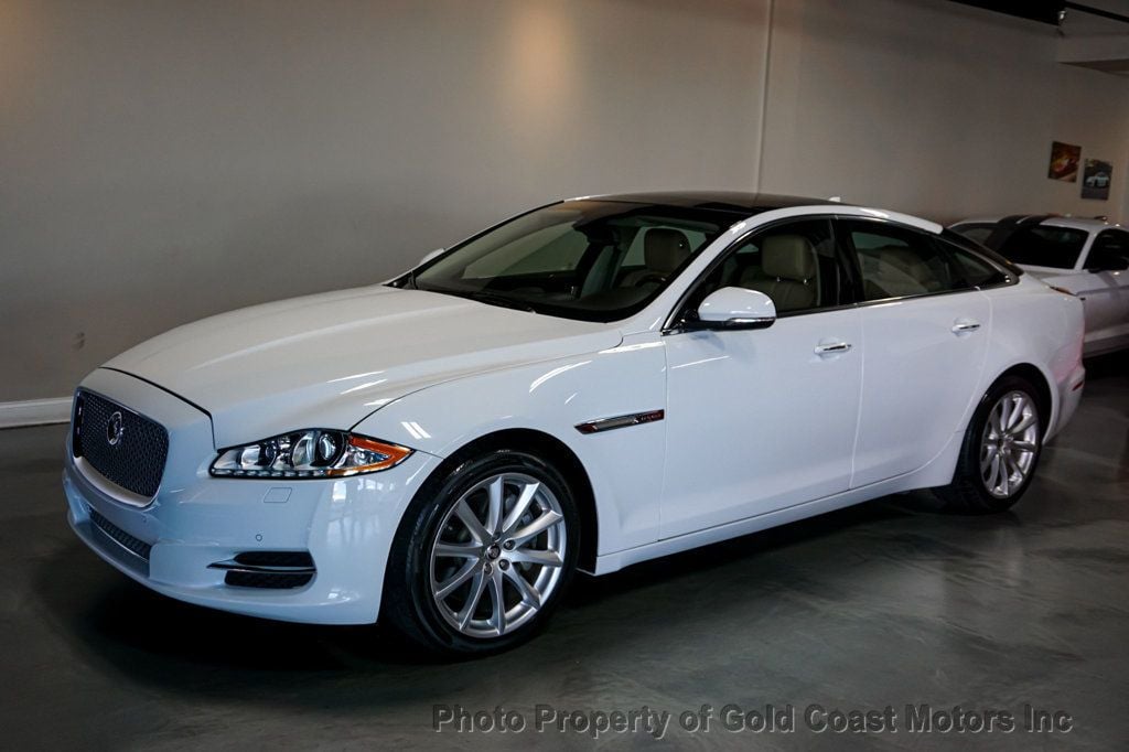 2013 Jaguar XJ *Super Low Mile* *AWD* *Pano-Roof* - 22439114 - 50