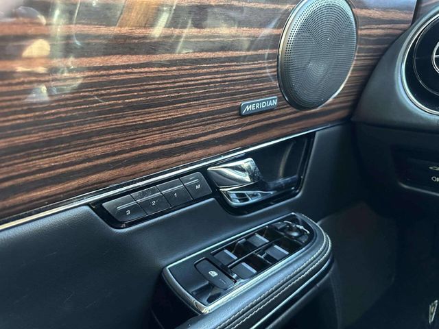 2013 Jaguar XJL Portfolio AWD 4dr Sedan - 22943700 - 33