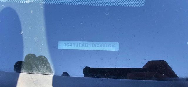 2013 Jeep Grand Cherokee 4WD 4dr Laredo - 22985473 - 10