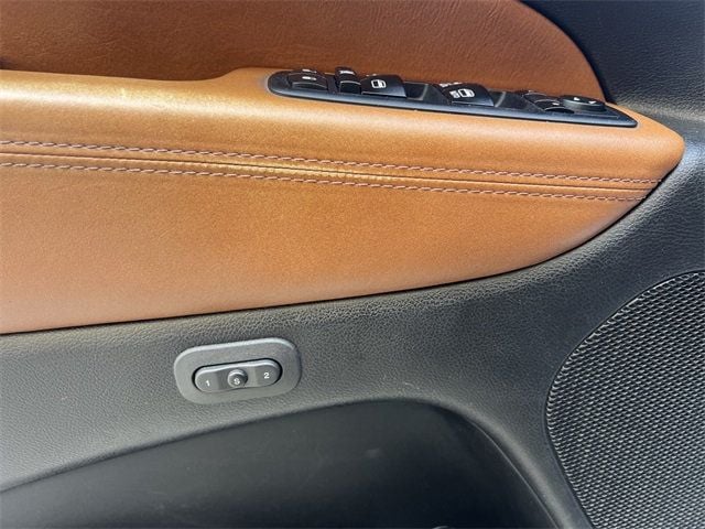 2013 Jeep Grand Cherokee Overland - 22863305 - 10