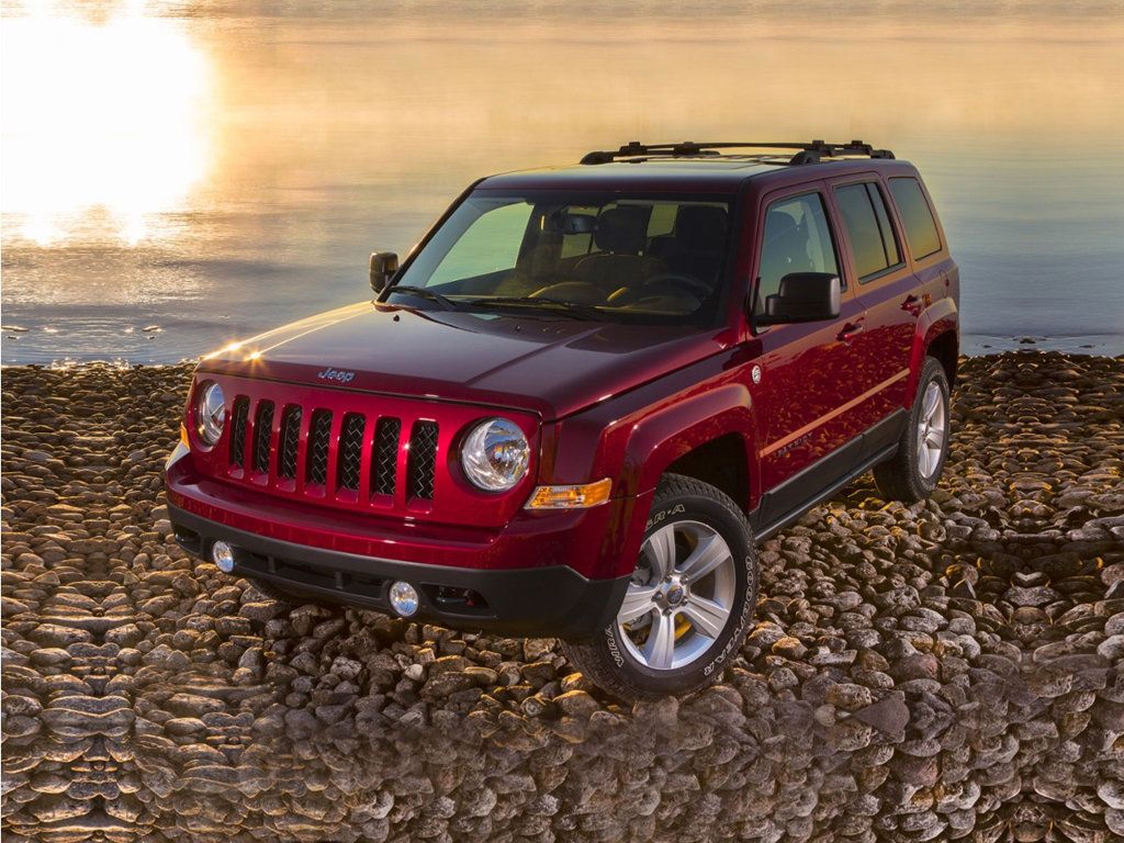 2013 Jeep Patriot FWD 4dr Latitude - 23028569 - 0