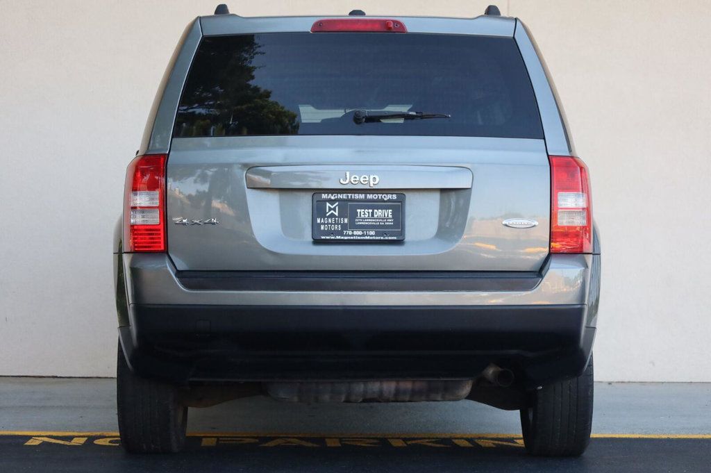 Jeep Patriot Latitude photo 9