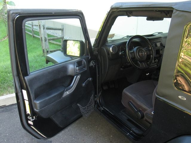 2013 Jeep Wrangler 4WD 2dr Freedom Edition - 23073598 - 15