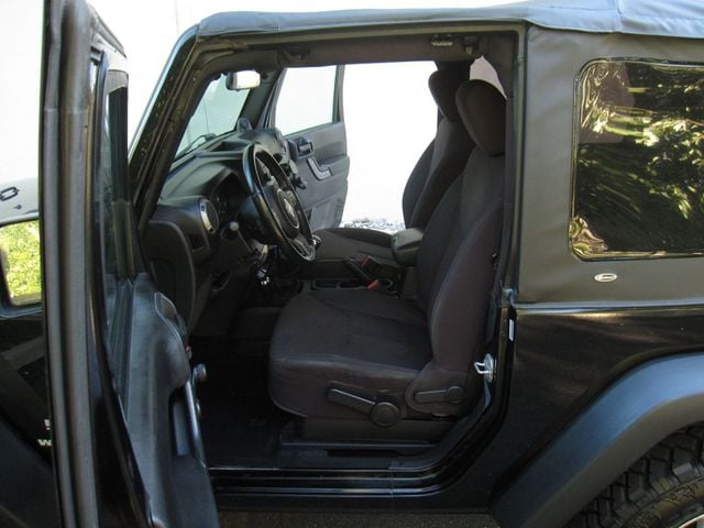 2013 Jeep Wrangler 4WD 2dr Freedom Edition - 23073598 - 16