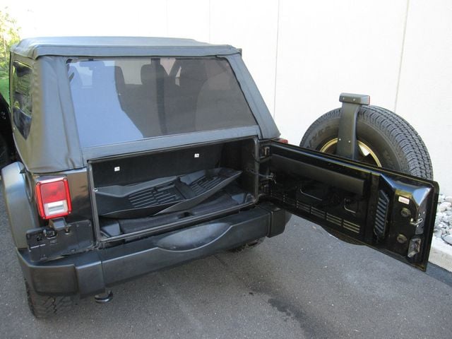 2013 Jeep Wrangler 4WD 2dr Freedom Edition - 23073598 - 27