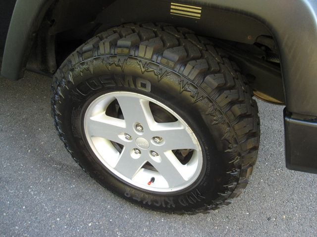 2013 Jeep Wrangler 4WD 2dr Freedom Edition - 23073598 - 32