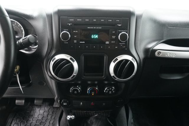 2013 Jeep Wrangler 4WD 2dr Rubicon - 22987697 - 15