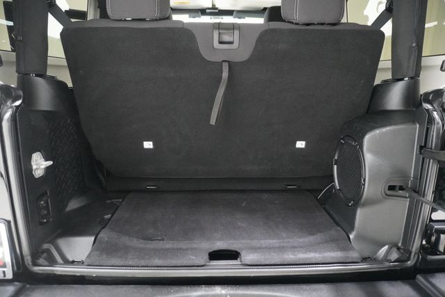 2013 Jeep Wrangler 4WD 2dr Rubicon - 22987697 - 21